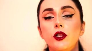 Cute amateur webcam teen girl toying pussy on webcam